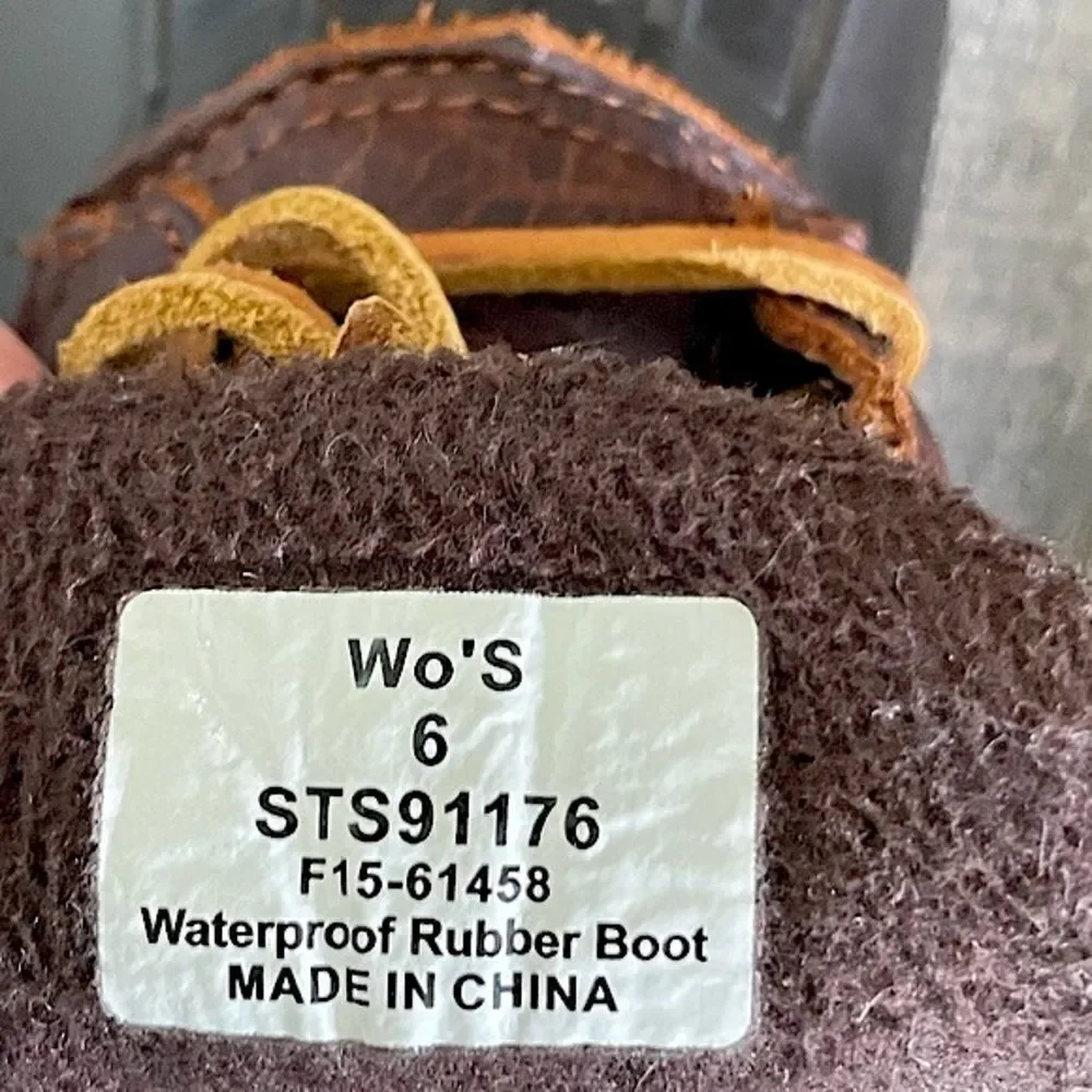 Women’s Sperry Top-Sider Leather and Rubber Saltwater Duck Boots. Size 6.